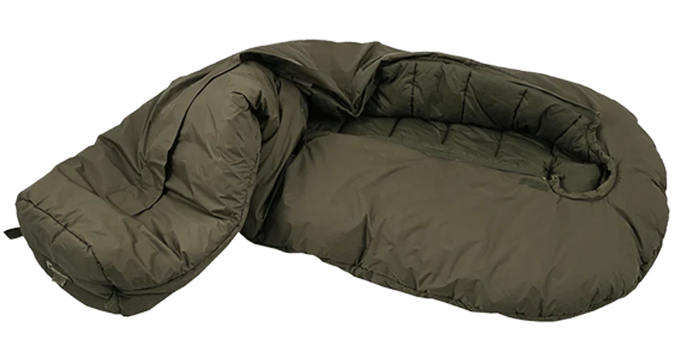 Carinthia Defence 4 sleeping bag in olive, featuring durable design and superior insulation for cold-weather performance.