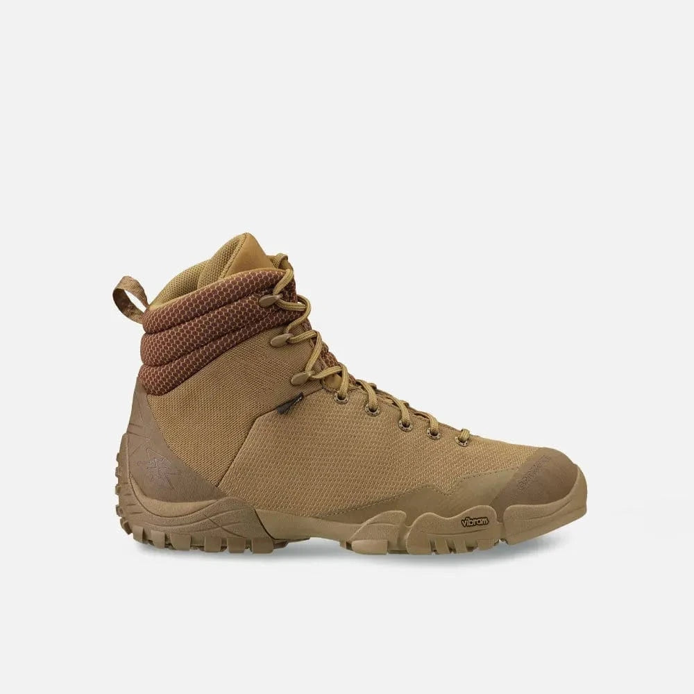 GARMONT NEMESIS 6.2 GTX tactical boot with Vibram sole, designed for agility, grip, and durability, ideal for military and law enforcement.