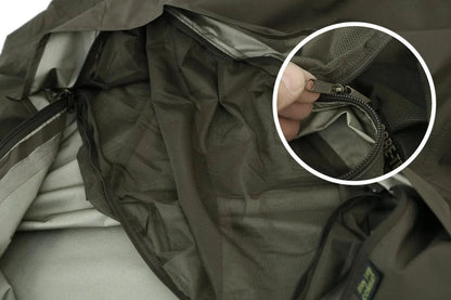 Carinthia Combat Bivy with Gore Aridtex Lite material, showcasing breathable design and secure zipper closure.