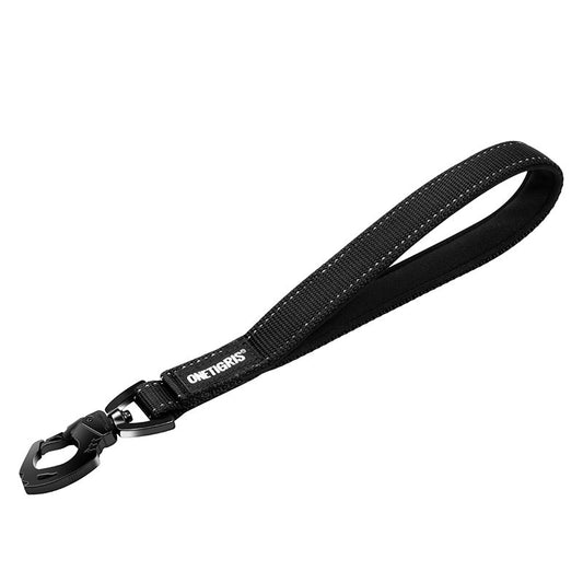 ONETIGRIS BOLT short dog leash with reflective nylon strap and durable zinc alloy clip.