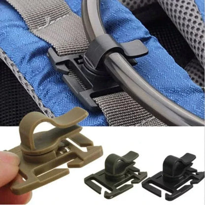 MOLLE clip for hydration tube showing tangle-free attachment and PALS/MOLLE compatibility.